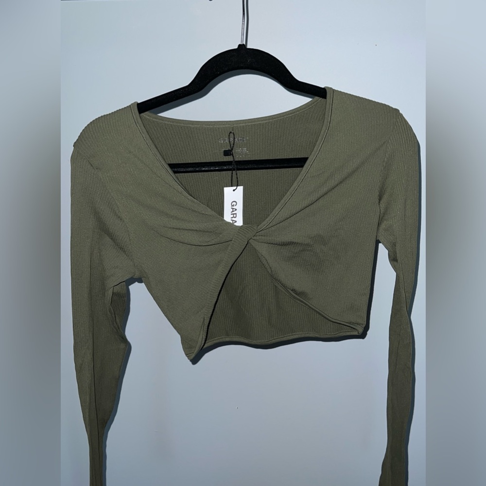 Garage Seamless Twist Top